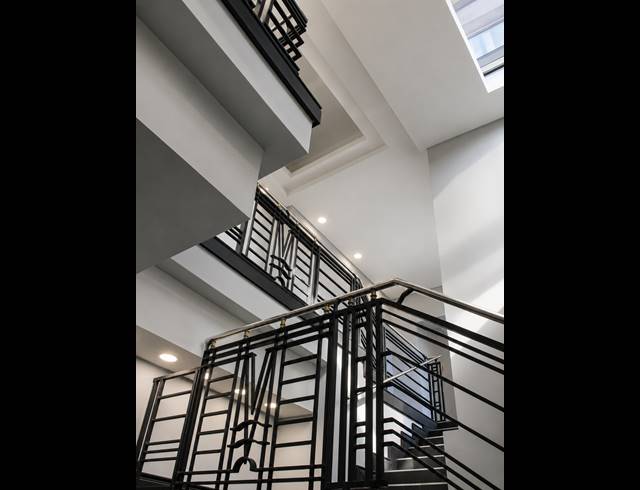 119M² BUILDING TO LET IN WOODSTOCK